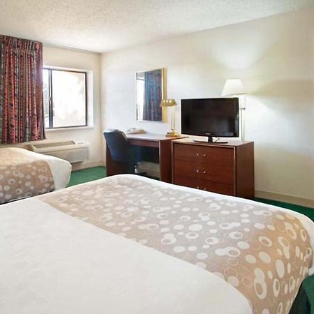 Norwood Inn & Suites Indianapolis East Post Drive Exteriör bild