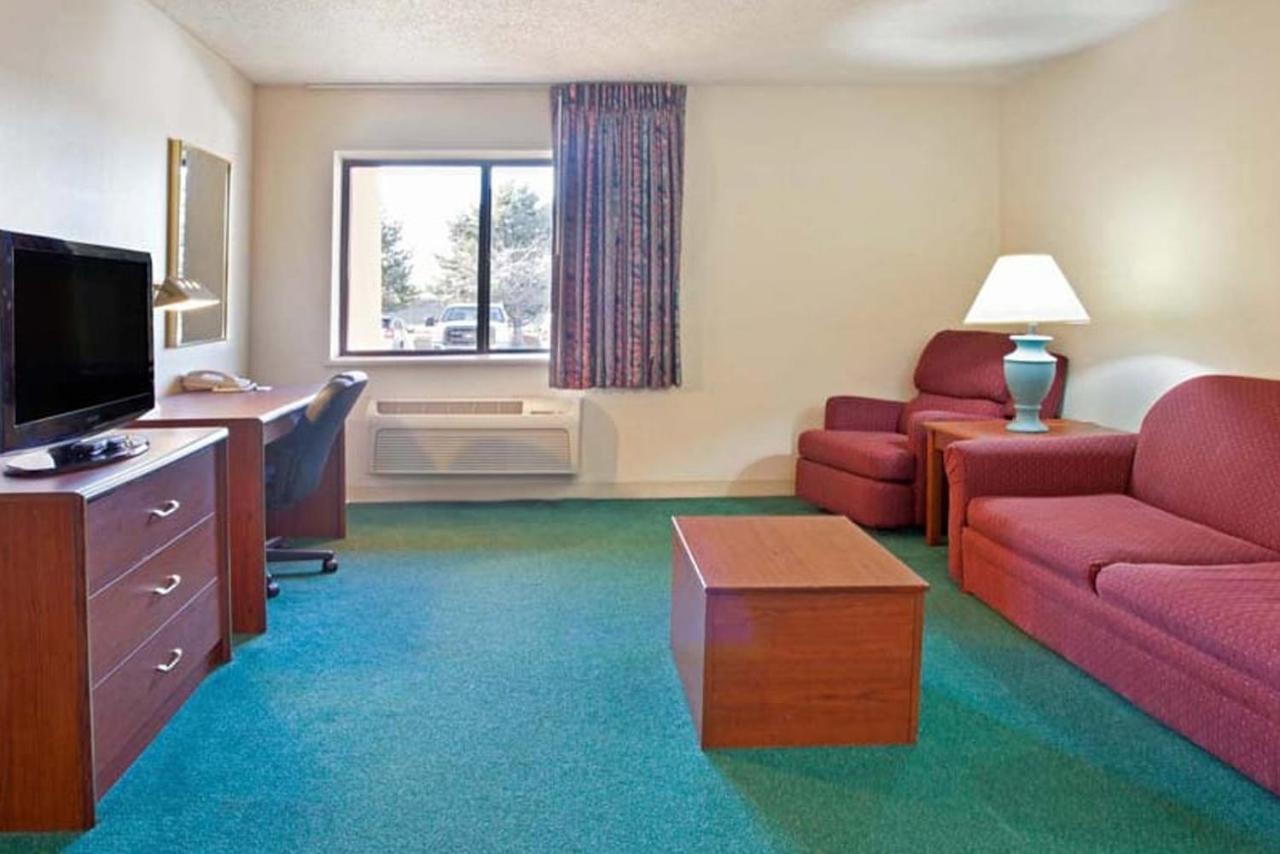 Norwood Inn & Suites Indianapolis East Post Drive Exteriör bild