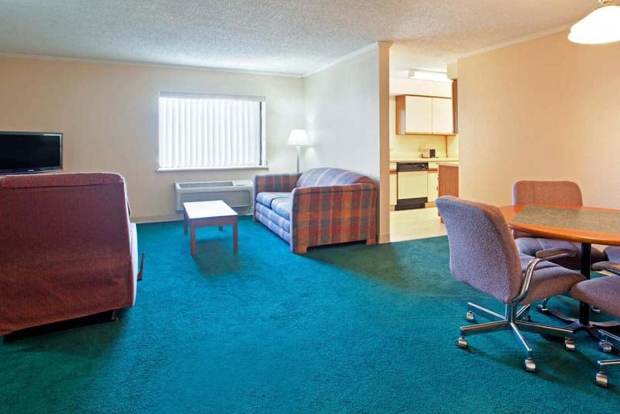 Norwood Inn & Suites Indianapolis East Post Drive Exteriör bild