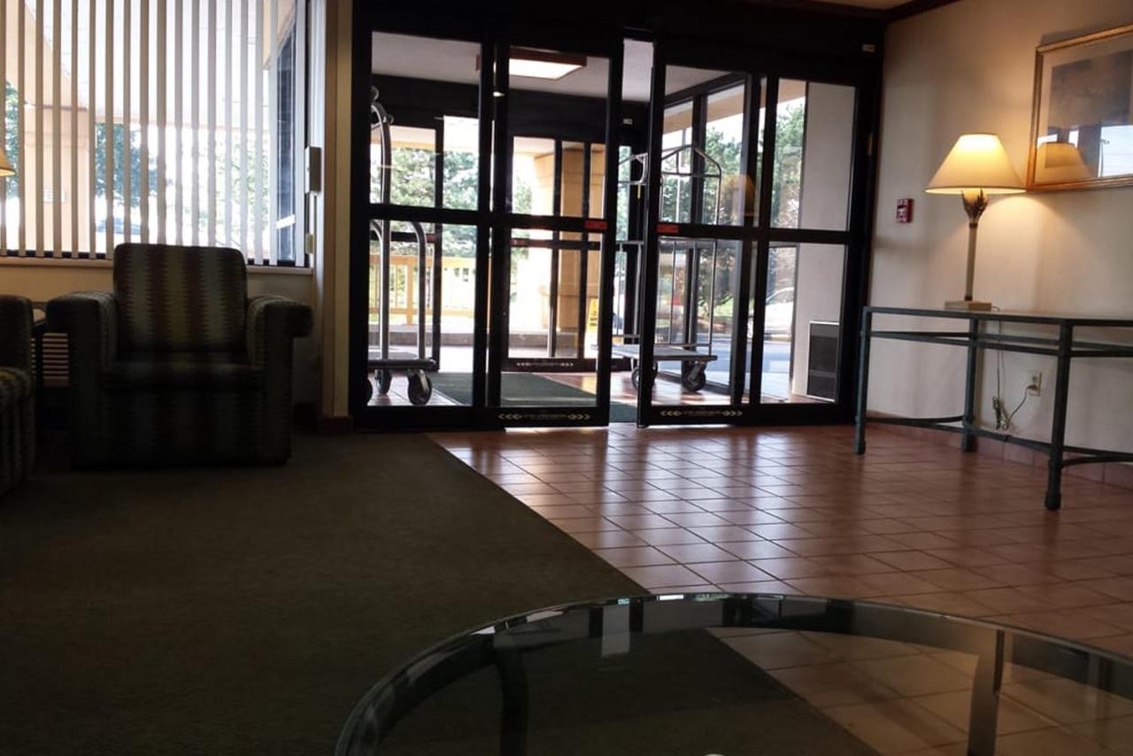 Norwood Inn & Suites Indianapolis East Post Drive Exteriör bild