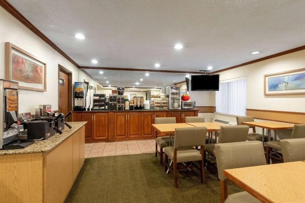 Norwood Inn & Suites Indianapolis East Post Drive Exteriör bild