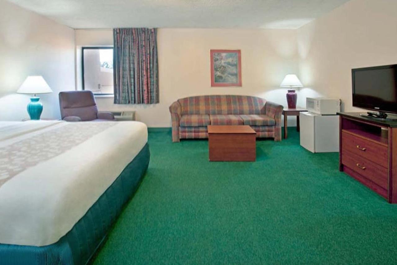 Norwood Inn & Suites Indianapolis East Post Drive Exteriör bild