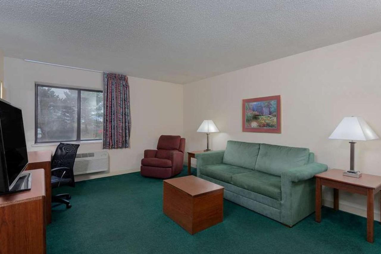 Norwood Inn & Suites Indianapolis East Post Drive Exteriör bild