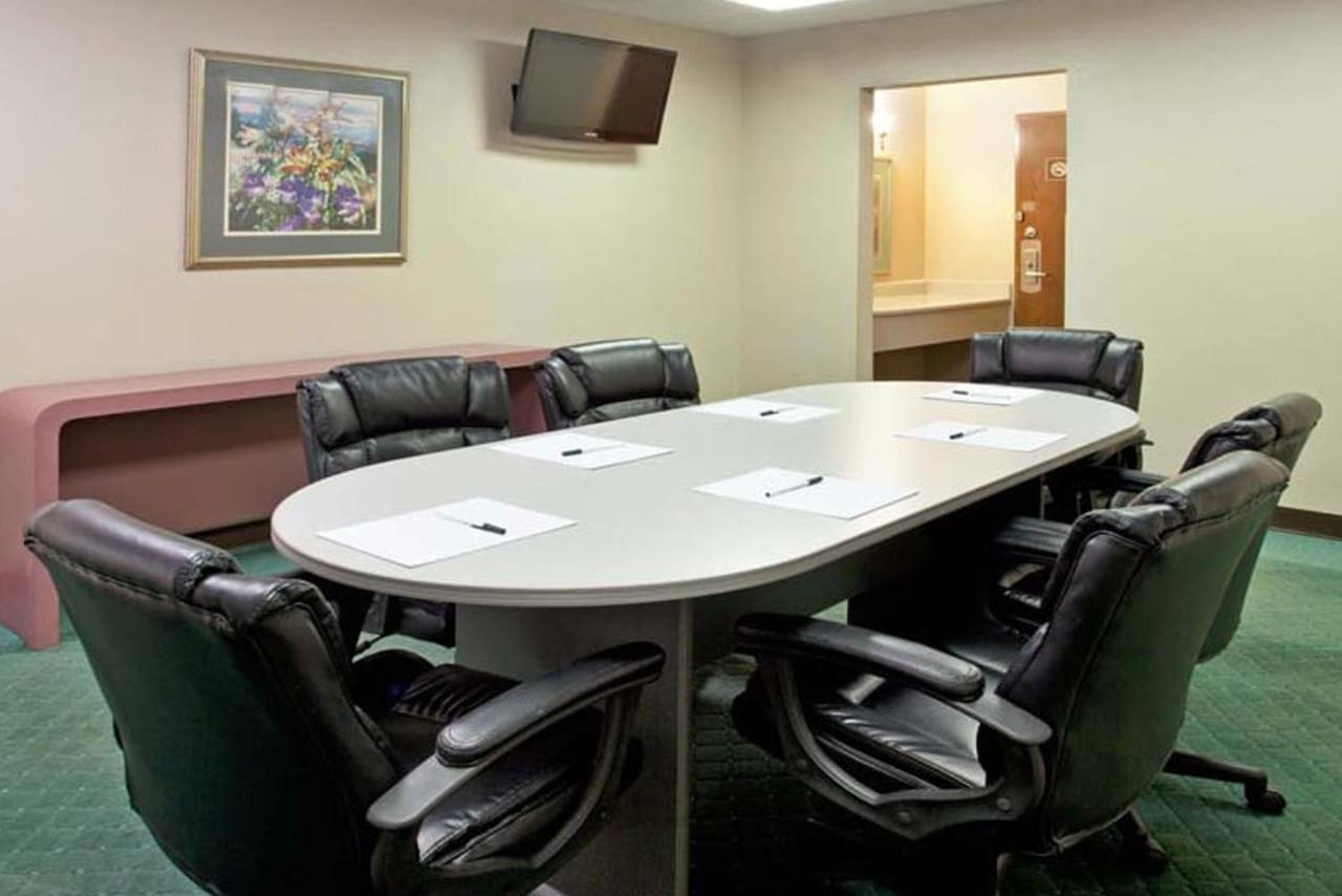 Norwood Inn & Suites Indianapolis East Post Drive Exteriör bild