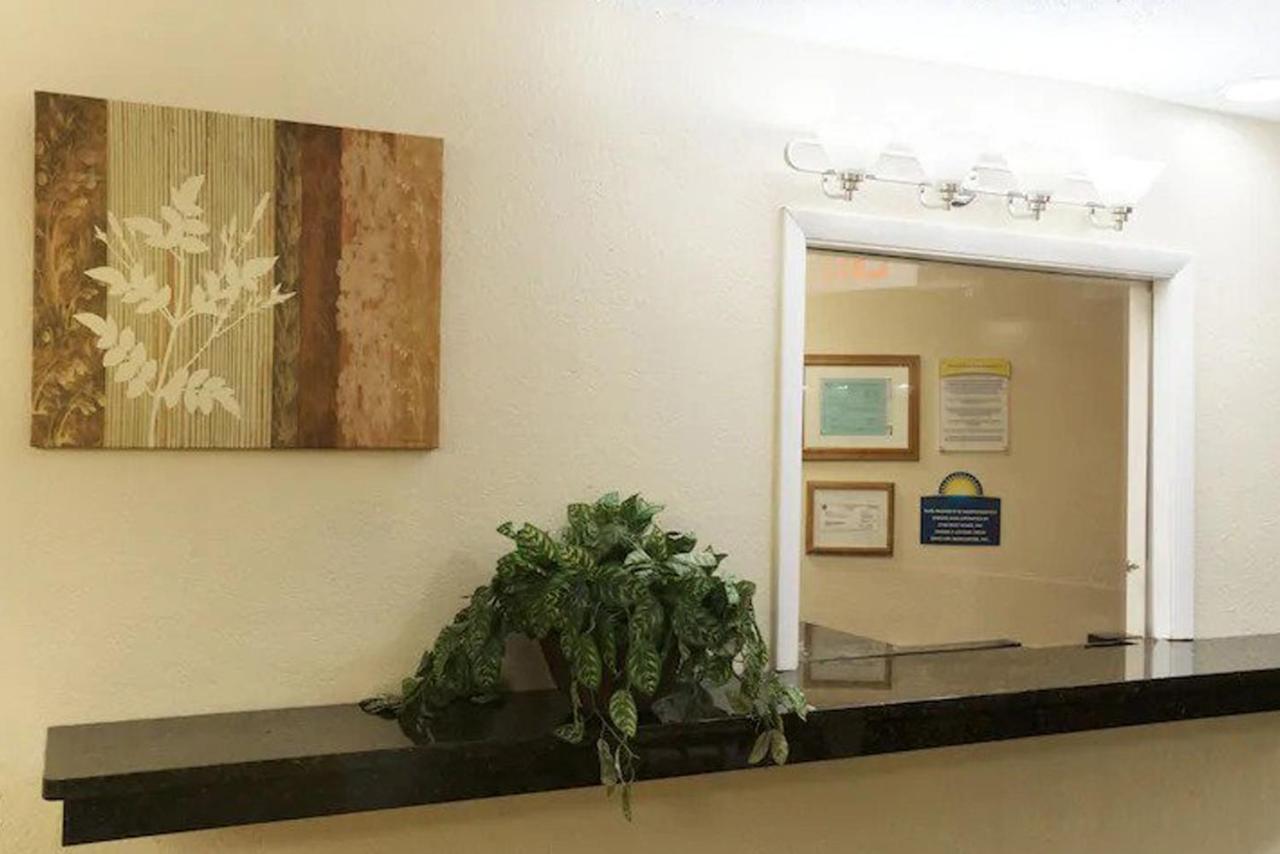 Norwood Inn & Suites Indianapolis East Post Drive Exteriör bild